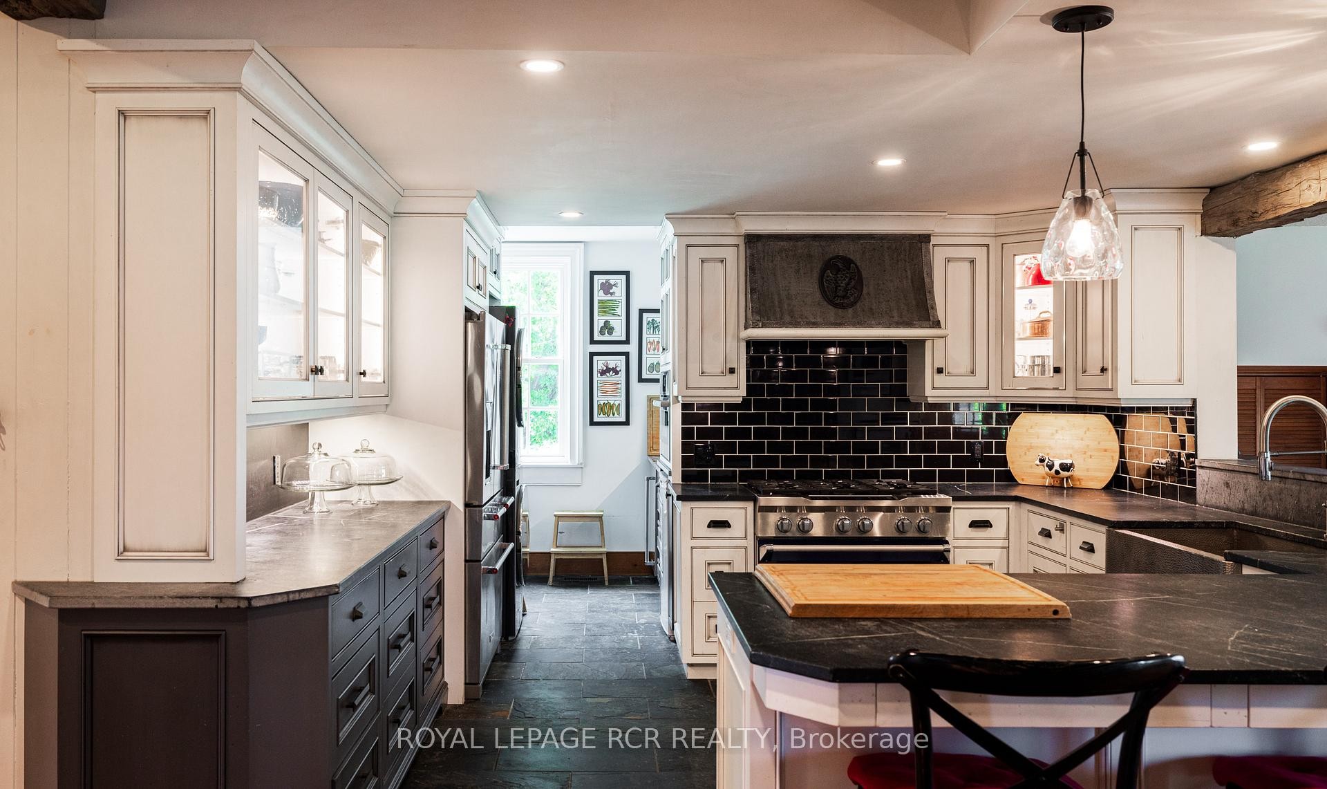 









3935


3rd

Line,
Bradford West Gwillimbury,




ON
L0G 1W0

