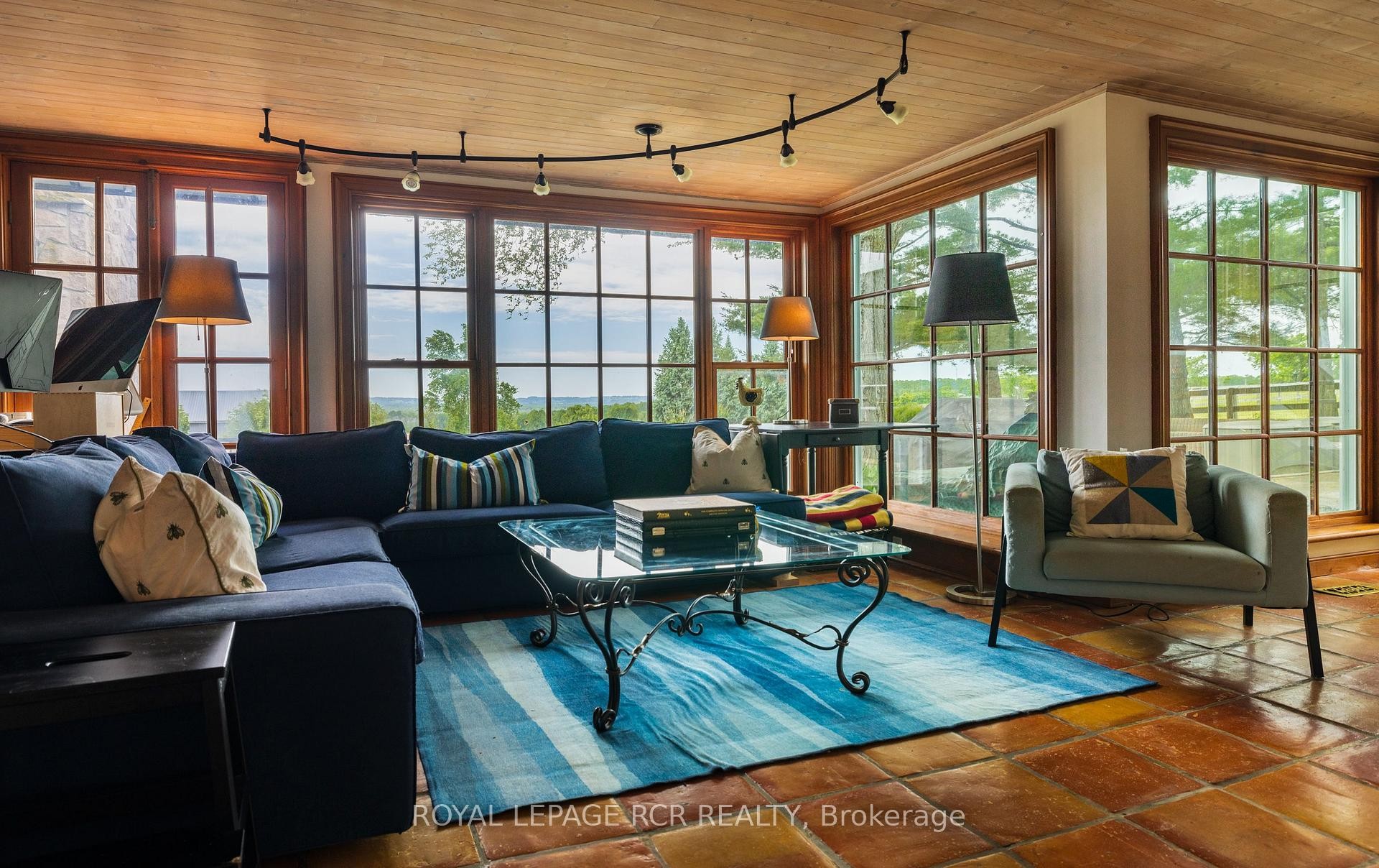 









3935


3rd

Line,
Bradford West Gwillimbury,




ON
L0G 1W0

