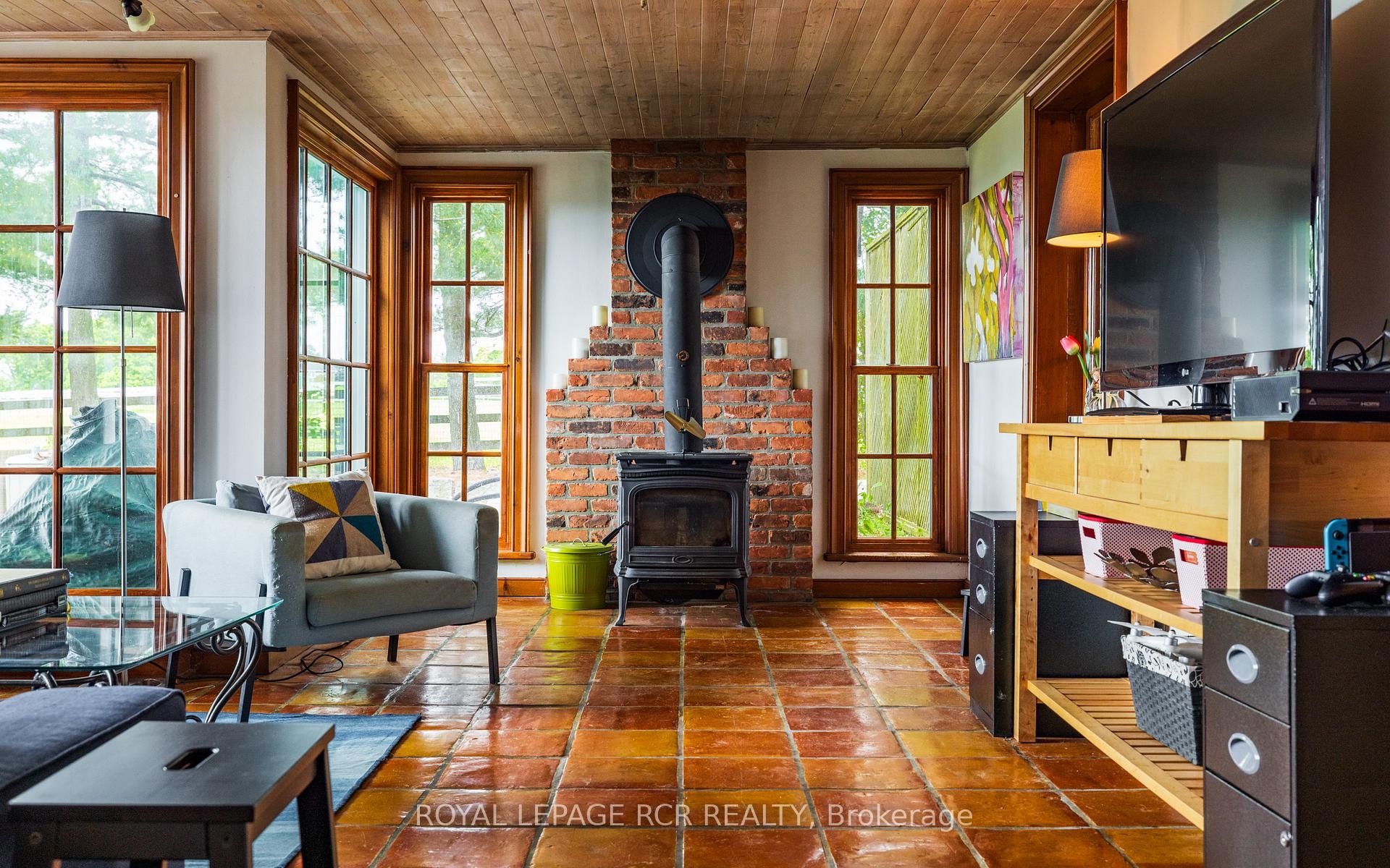 









3935


3rd

Line,
Bradford West Gwillimbury,




ON
L0G 1W0

