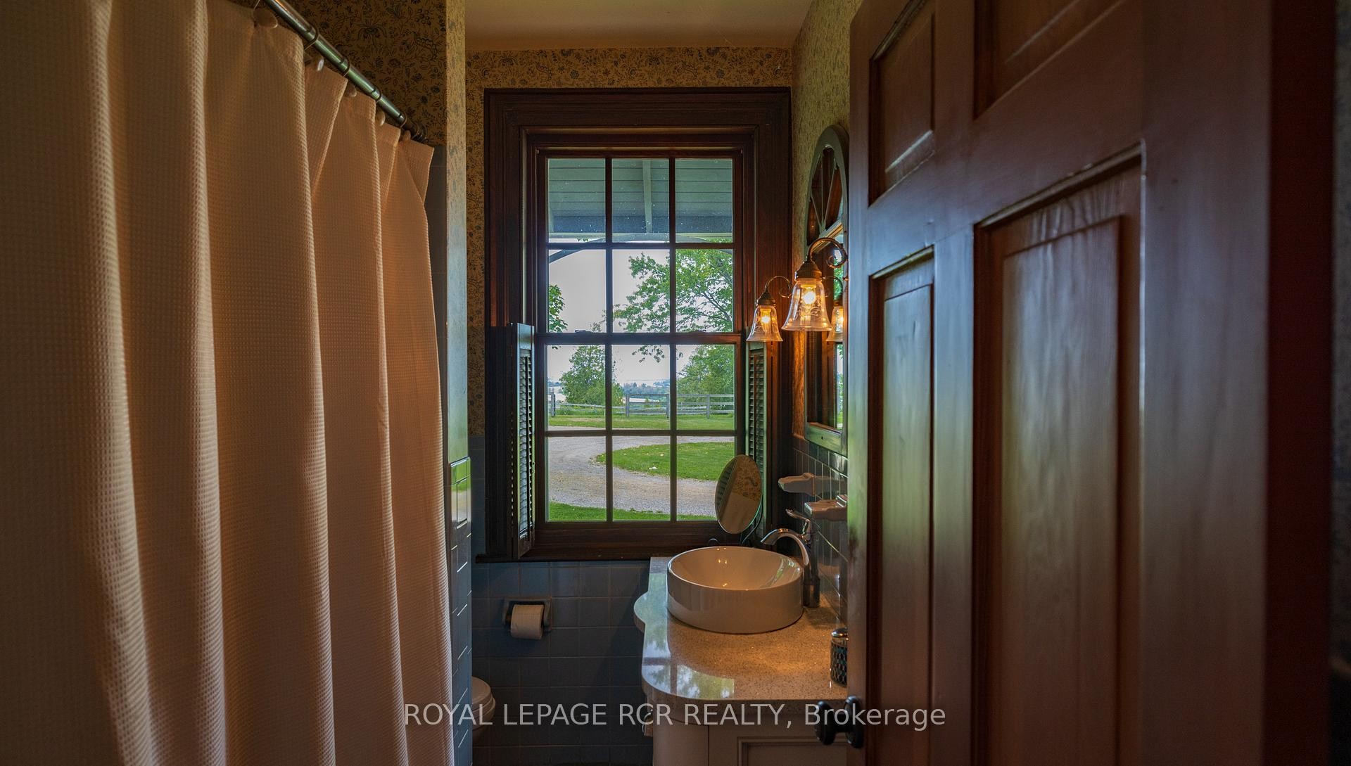 









3935


3rd

Line,
Bradford West Gwillimbury,




ON
L0G 1W0

