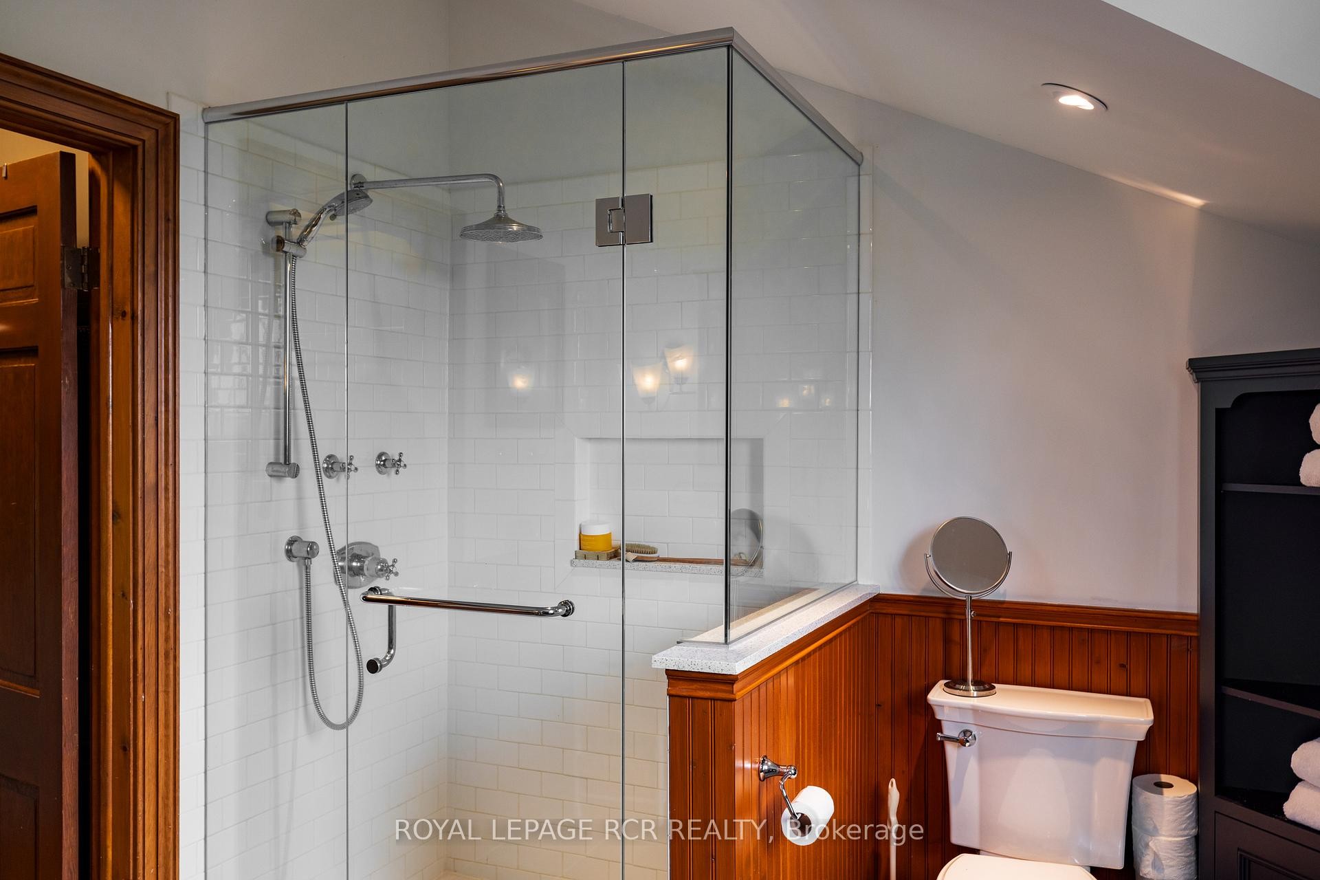 









3935


3rd

Line,
Bradford West Gwillimbury,




ON
L0G 1W0

