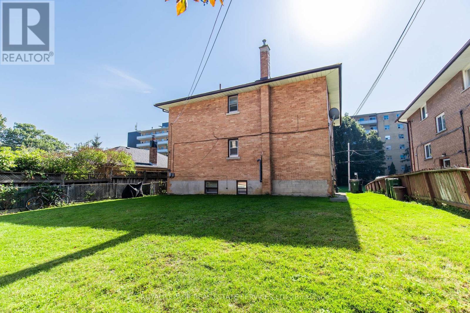 












20 PARK BOULEVARD

,
Toronto,




Ontario
M8W1G7

