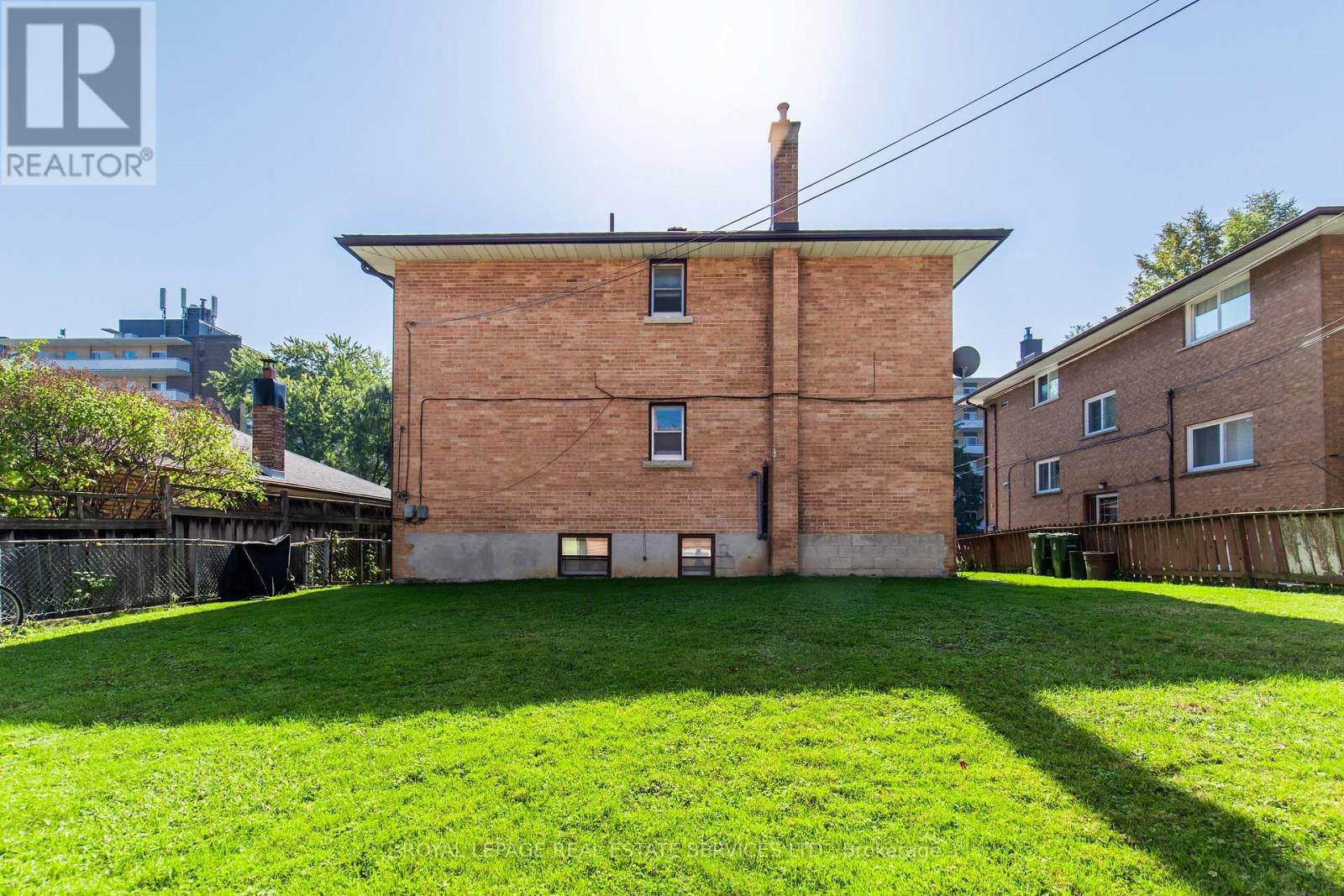 












20 PARK BOULEVARD

,
Toronto,




Ontario
M8W1G7

