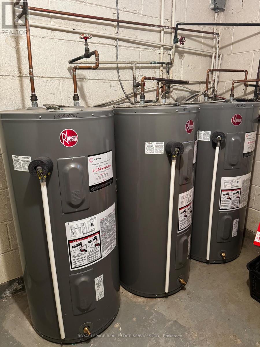 












20 PARK BOULEVARD

,
Toronto,




Ontario
M8W1G7

