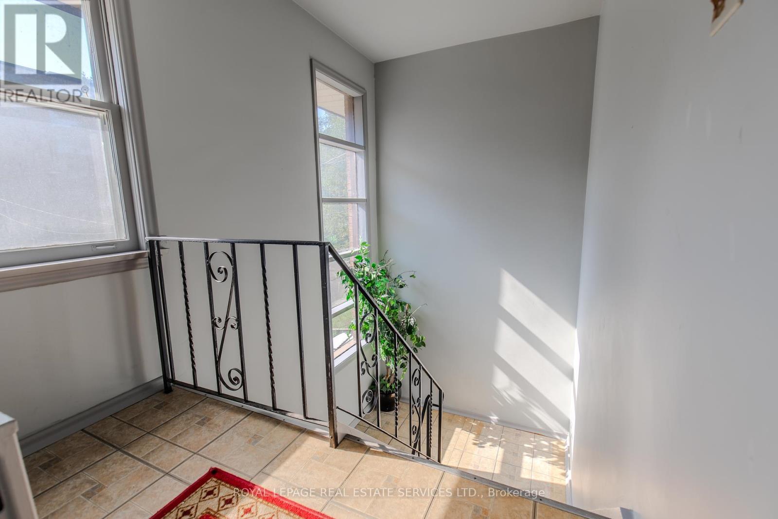 












20 PARK BOULEVARD

,
Toronto,




Ontario
M8W1G7

