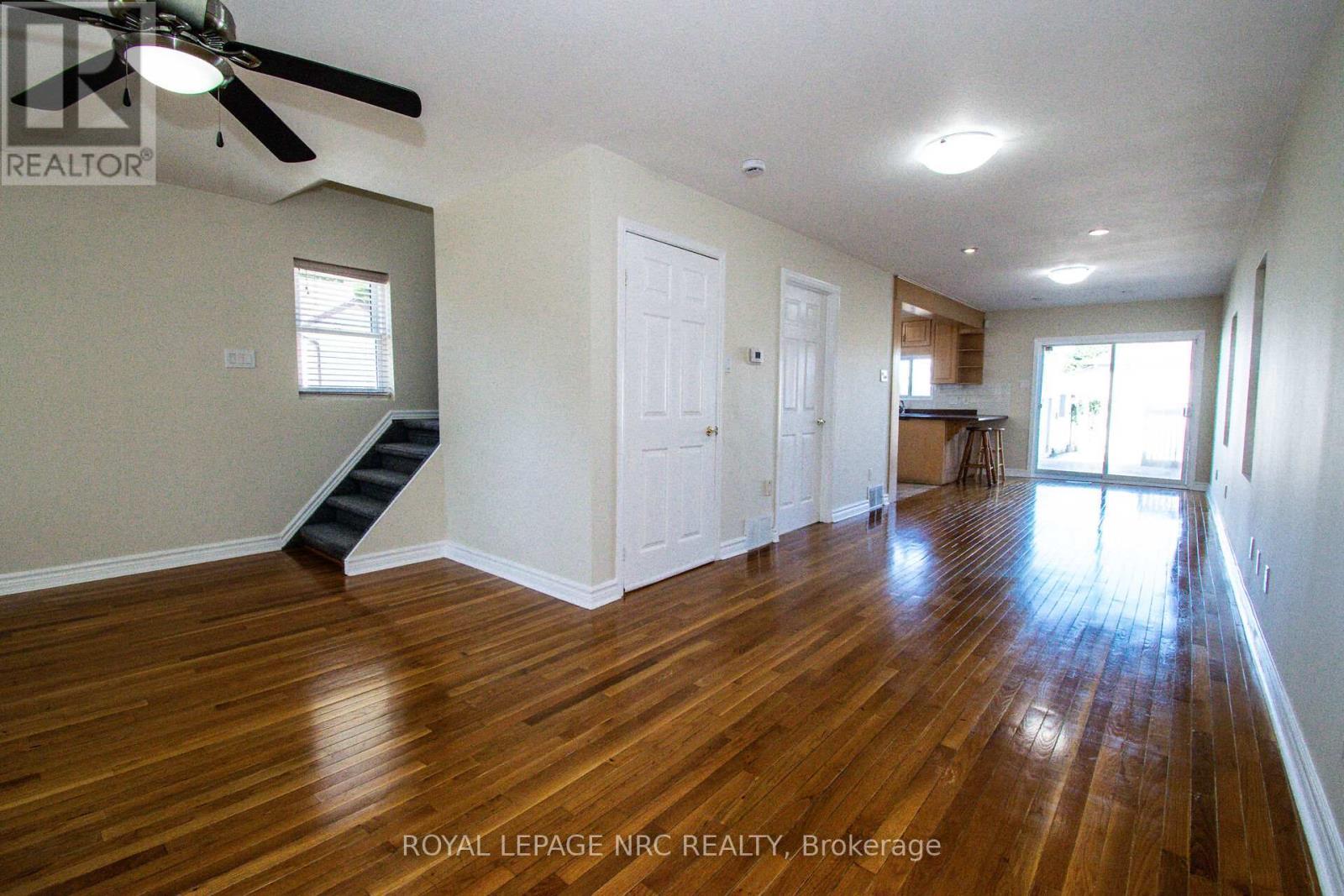 












6561 BELLEVUE STREET

,
Niagara Falls (Morrison),




Ontario
L2E1Y9

