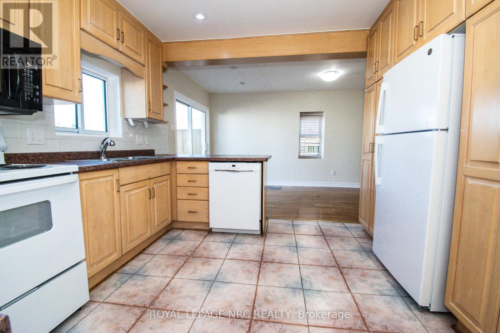 












6561 BELLEVUE STREET

,
Niagara Falls (Morrison),




Ontario
L2E1Y9

