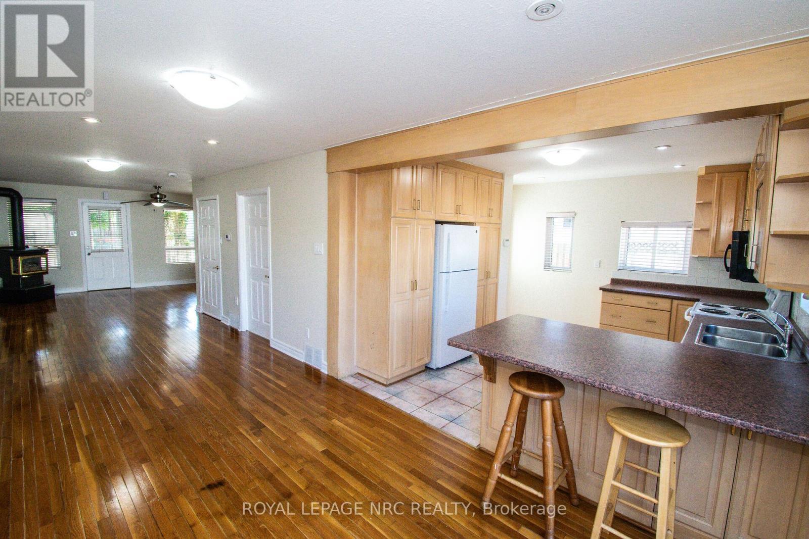 












6561 BELLEVUE STREET

,
Niagara Falls (Morrison),




Ontario
L2E1Y9

