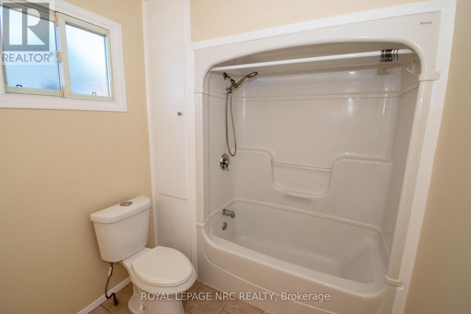 












6561 BELLEVUE STREET

,
Niagara Falls (Morrison),




Ontario
L2E1Y9

