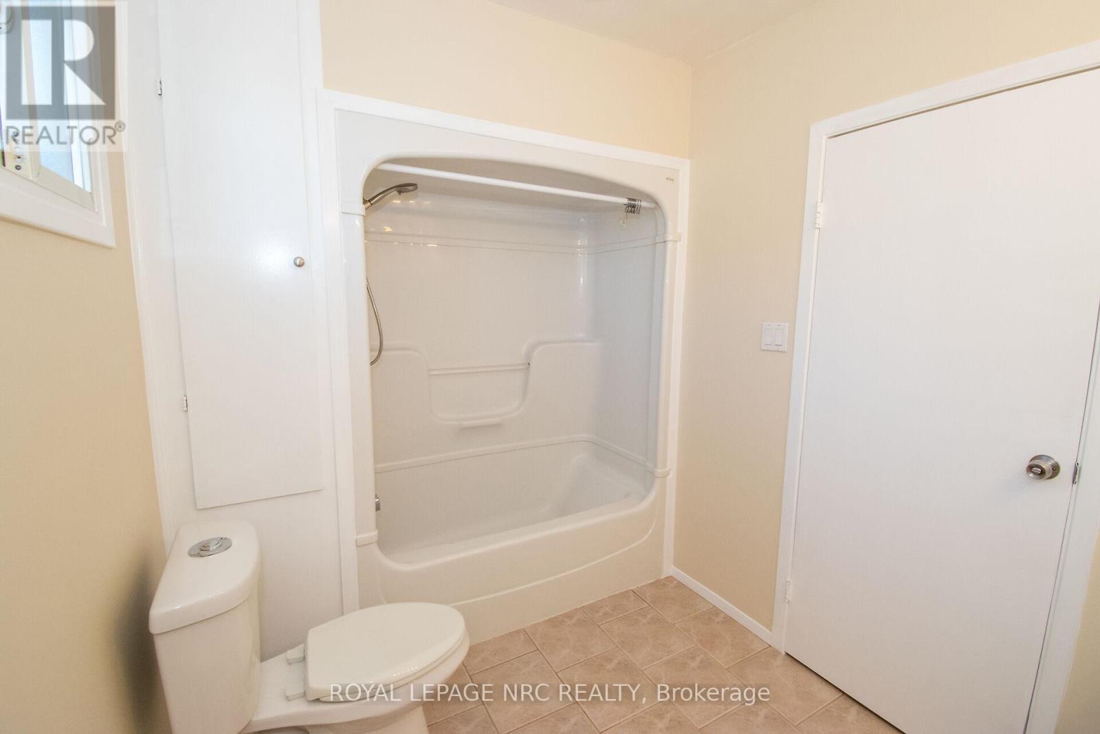 












6561 BELLEVUE STREET

,
Niagara Falls (Morrison),




Ontario
L2E1Y9

