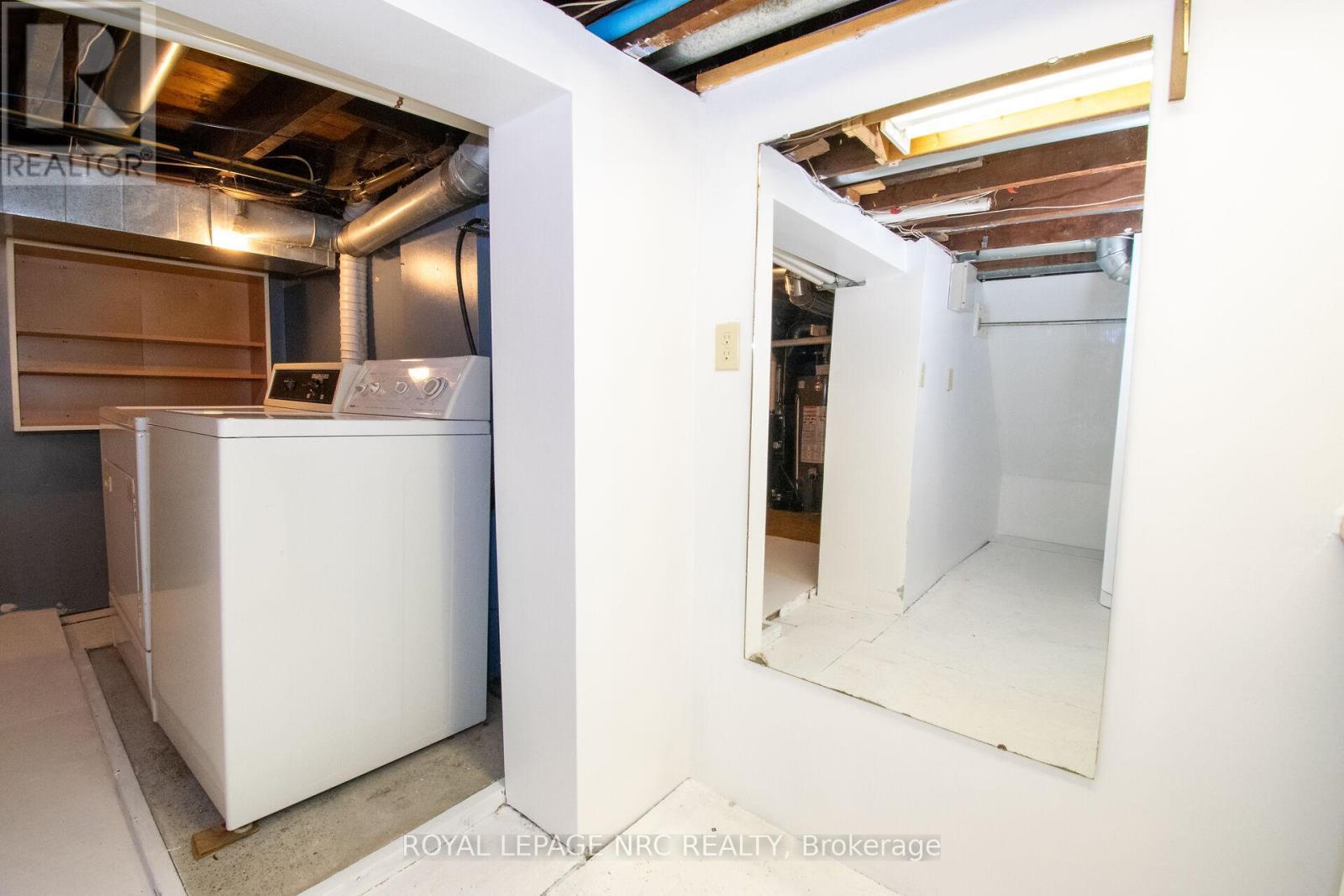 












6561 BELLEVUE STREET

,
Niagara Falls (Morrison),




Ontario
L2E1Y9

