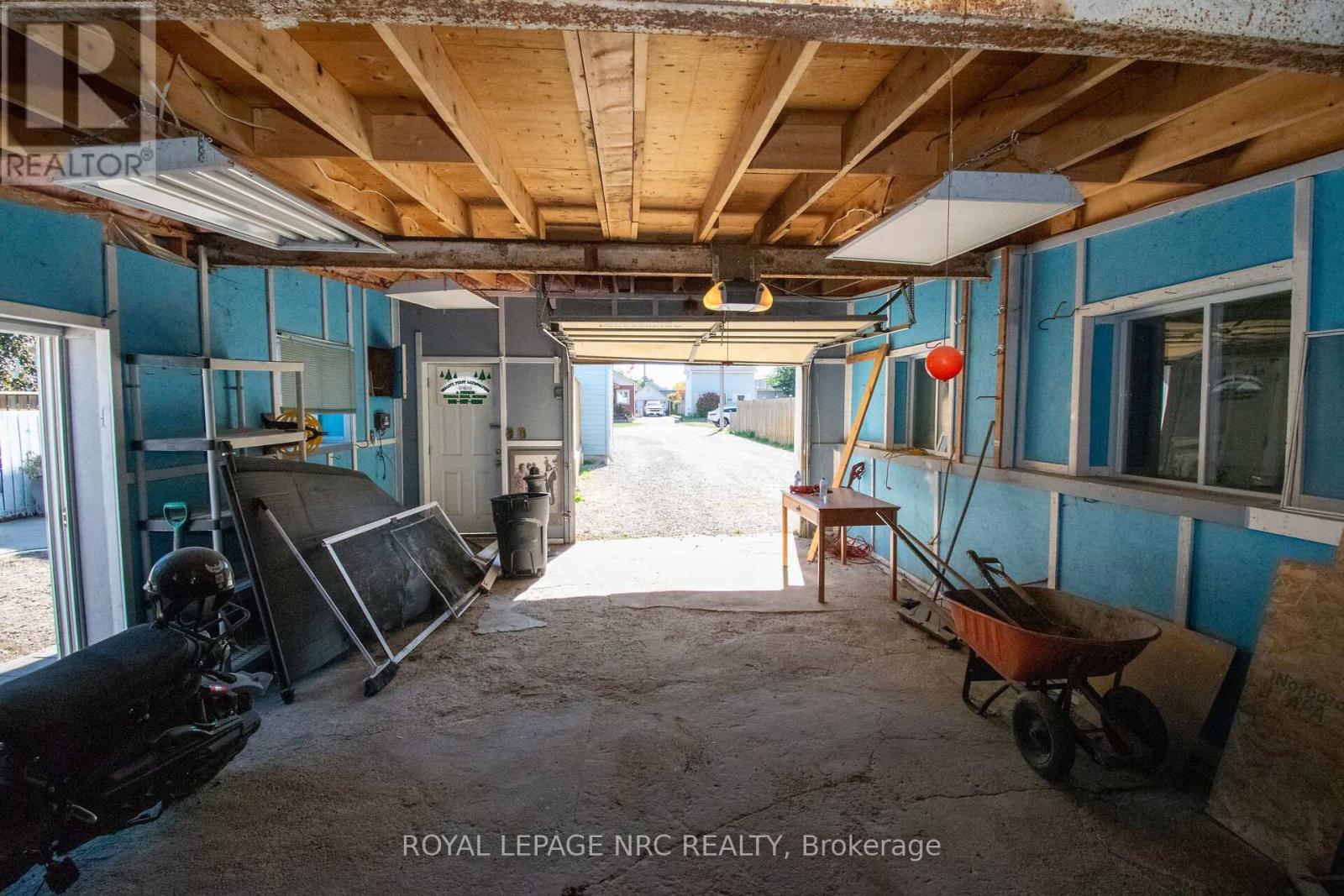 












6561 BELLEVUE STREET

,
Niagara Falls (Morrison),




Ontario
L2E1Y9

