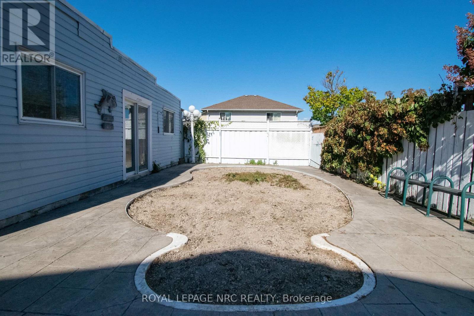 












6561 BELLEVUE STREET

,
Niagara Falls (Morrison),




Ontario
L2E1Y9

