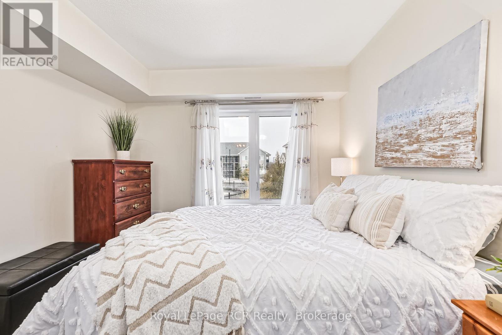 












205 - 2 COVE COURT

,
Collingwood,




Ontario
L9Y0Y6

