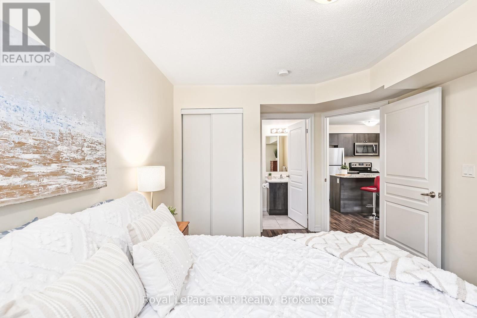 












205 - 2 COVE COURT

,
Collingwood,




Ontario
L9Y0Y6

