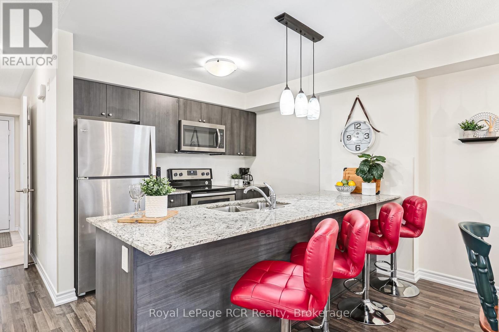 












205 - 2 COVE COURT

,
Collingwood,




Ontario
L9Y0Y6

