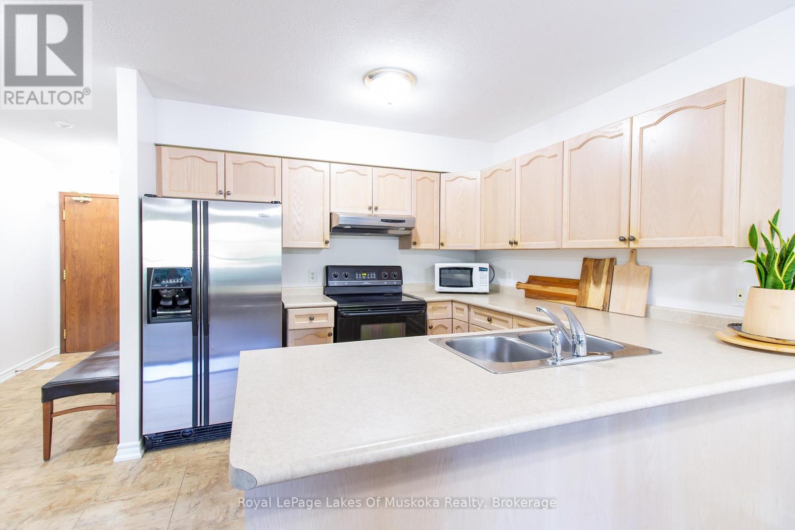 












110 - 24 ONTARIO STREET

,
Bracebridge (Macaulay),




Ontario
P1L2H5

