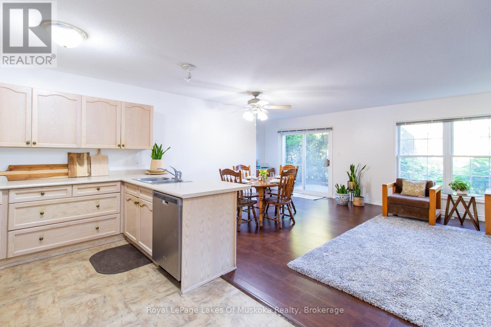 












110 - 24 ONTARIO STREET

,
Bracebridge (Macaulay),




Ontario
P1L2H5

