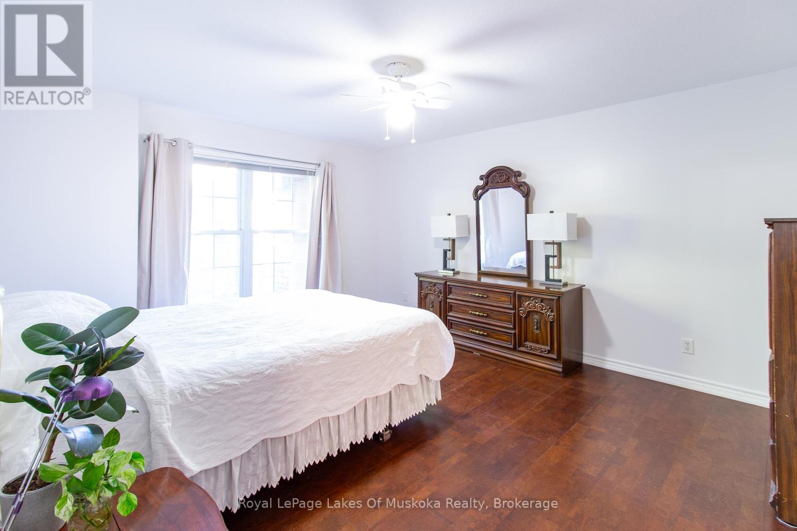 












110 - 24 ONTARIO STREET

,
Bracebridge (Macaulay),




Ontario
P1L2H5

