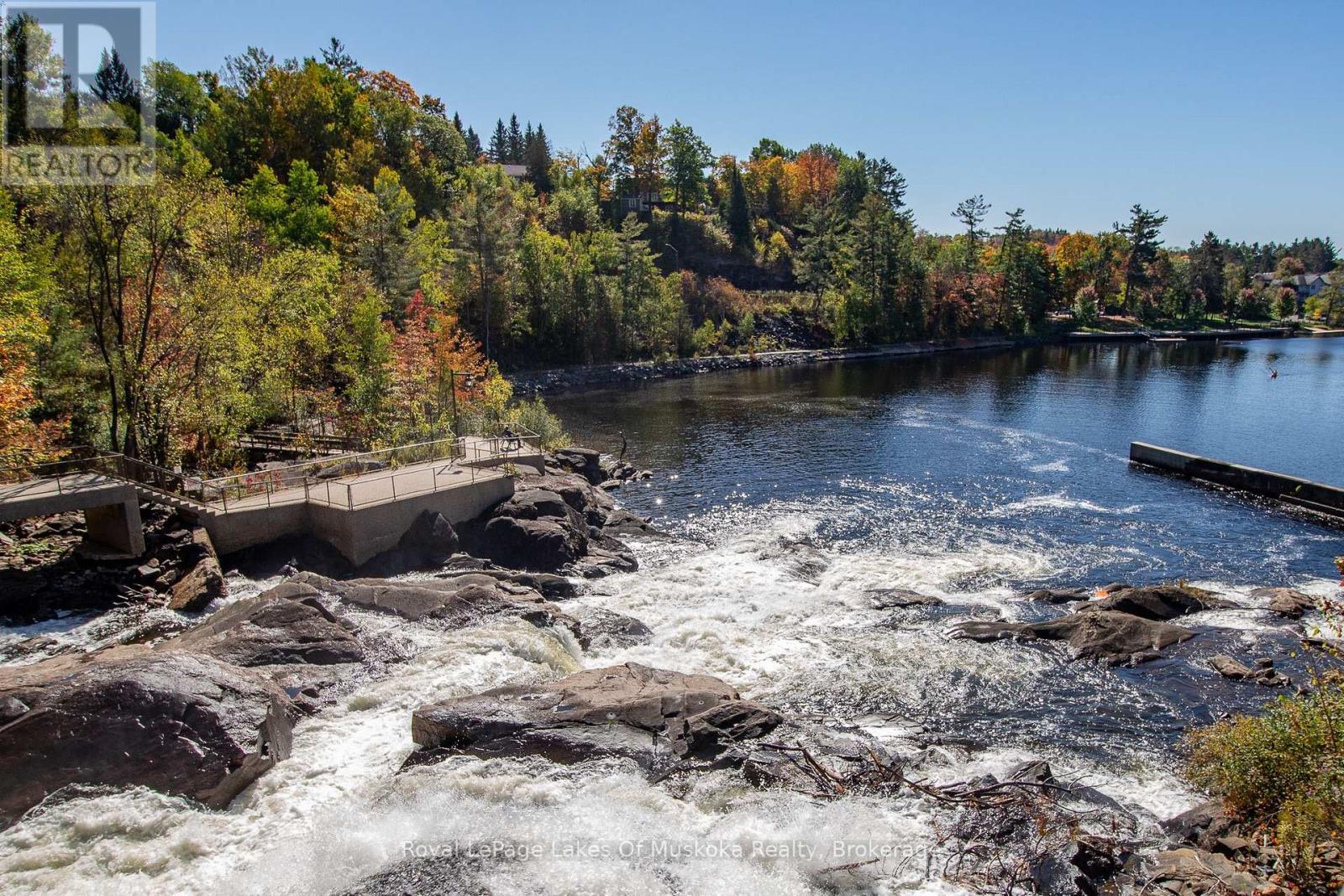












110 - 24 ONTARIO STREET

,
Bracebridge (Macaulay),




Ontario
P1L2H5

