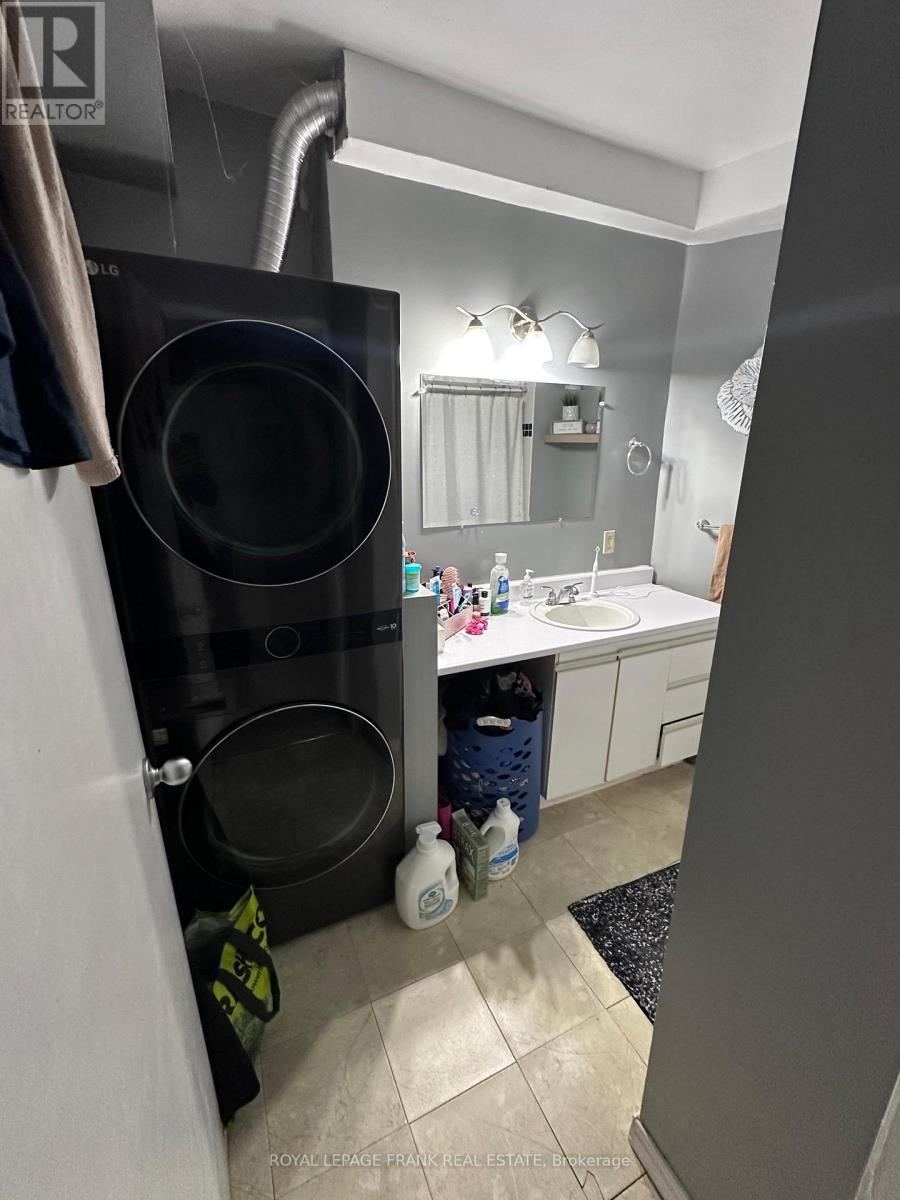 












56 HILLIARD STREET

,
Peterborough (Northcrest Ward 5),




Ontario
K9H5R4


