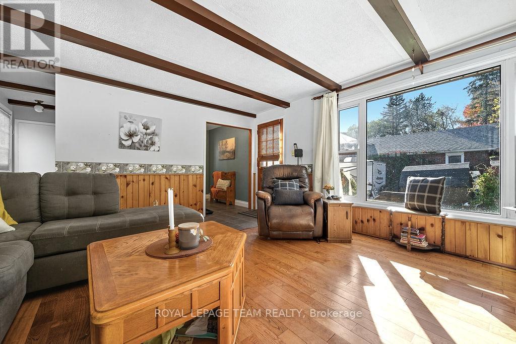 












144 OPEONGO ROAD

,
Renfrew,




Ontario
K7V2T5

