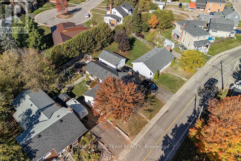 












144 OPEONGO ROAD

,
Renfrew,




Ontario
K7V2T5

