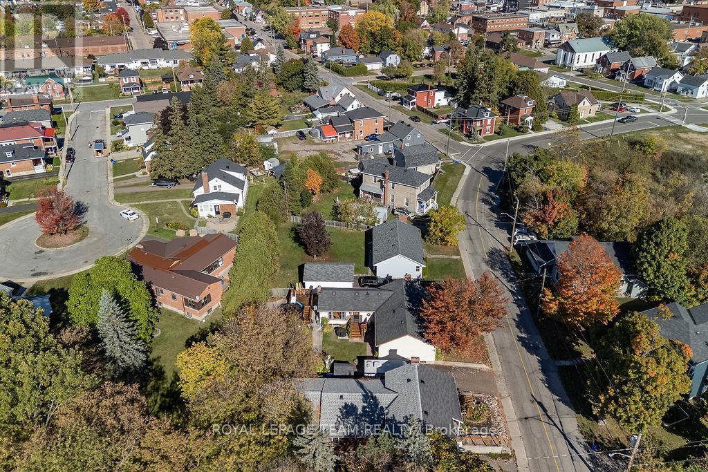 












144 OPEONGO ROAD

,
Renfrew,




Ontario
K7V2T5

