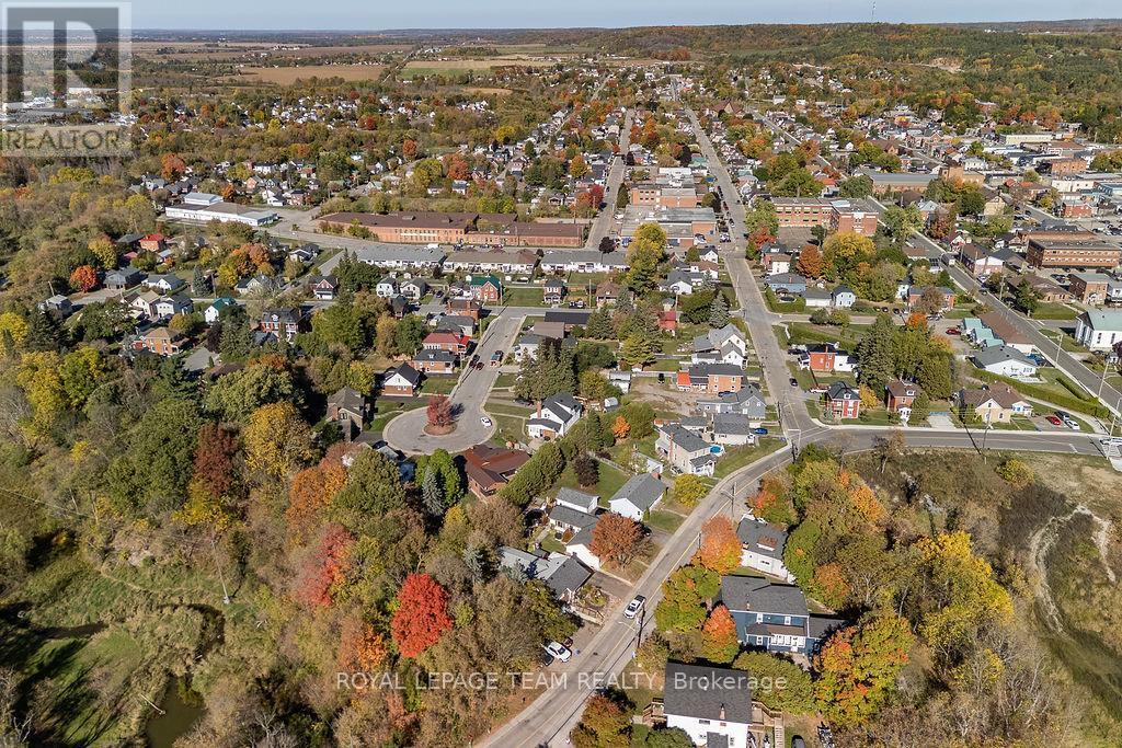 












144 OPEONGO ROAD

,
Renfrew,




Ontario
K7V2T5

