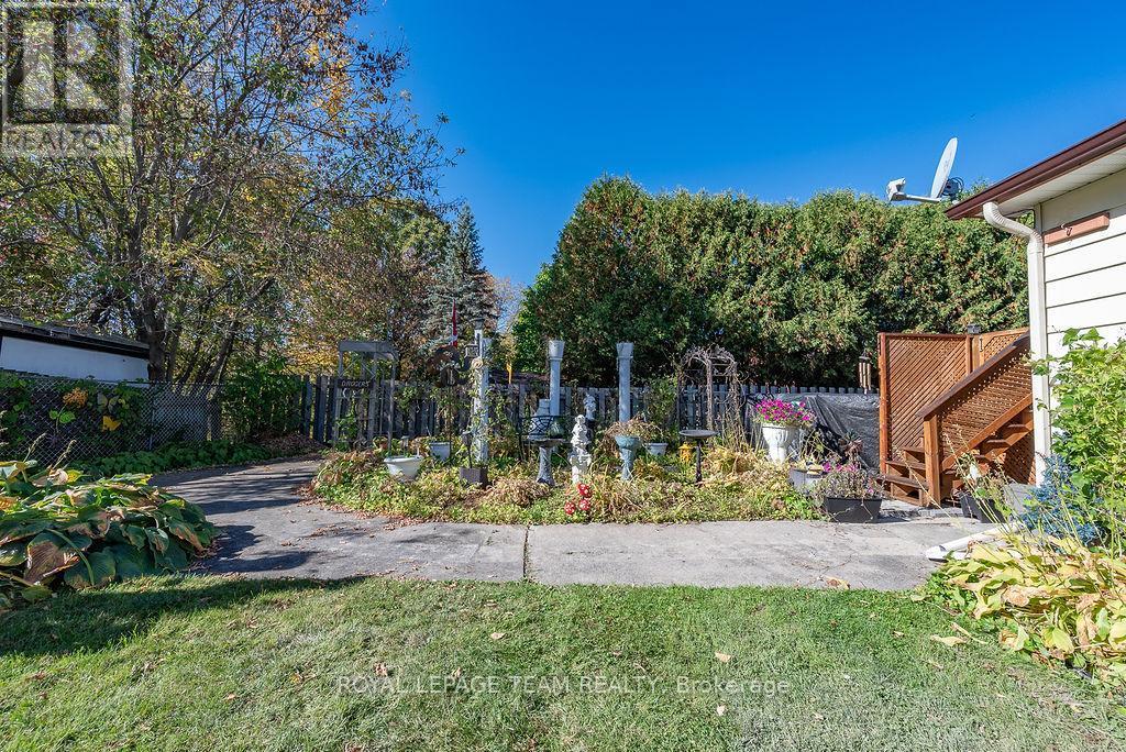 












144 OPEONGO ROAD

,
Renfrew,




Ontario
K7V2T5

