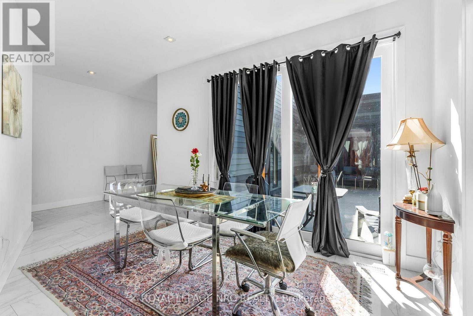 












888 EDGEMERE ROAD

,
Fort Erie (Crescent Park),




Ontario
L2A1A8

