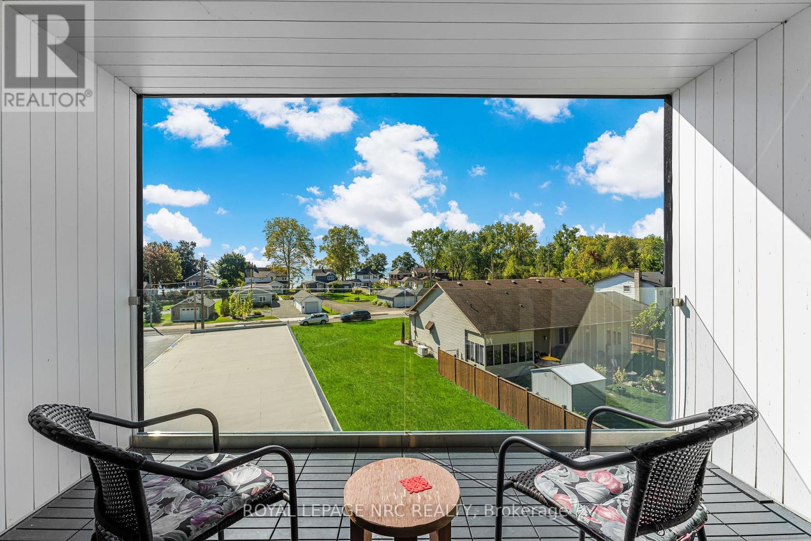 












888 EDGEMERE ROAD

,
Fort Erie (Crescent Park),




Ontario
L2A1A8

