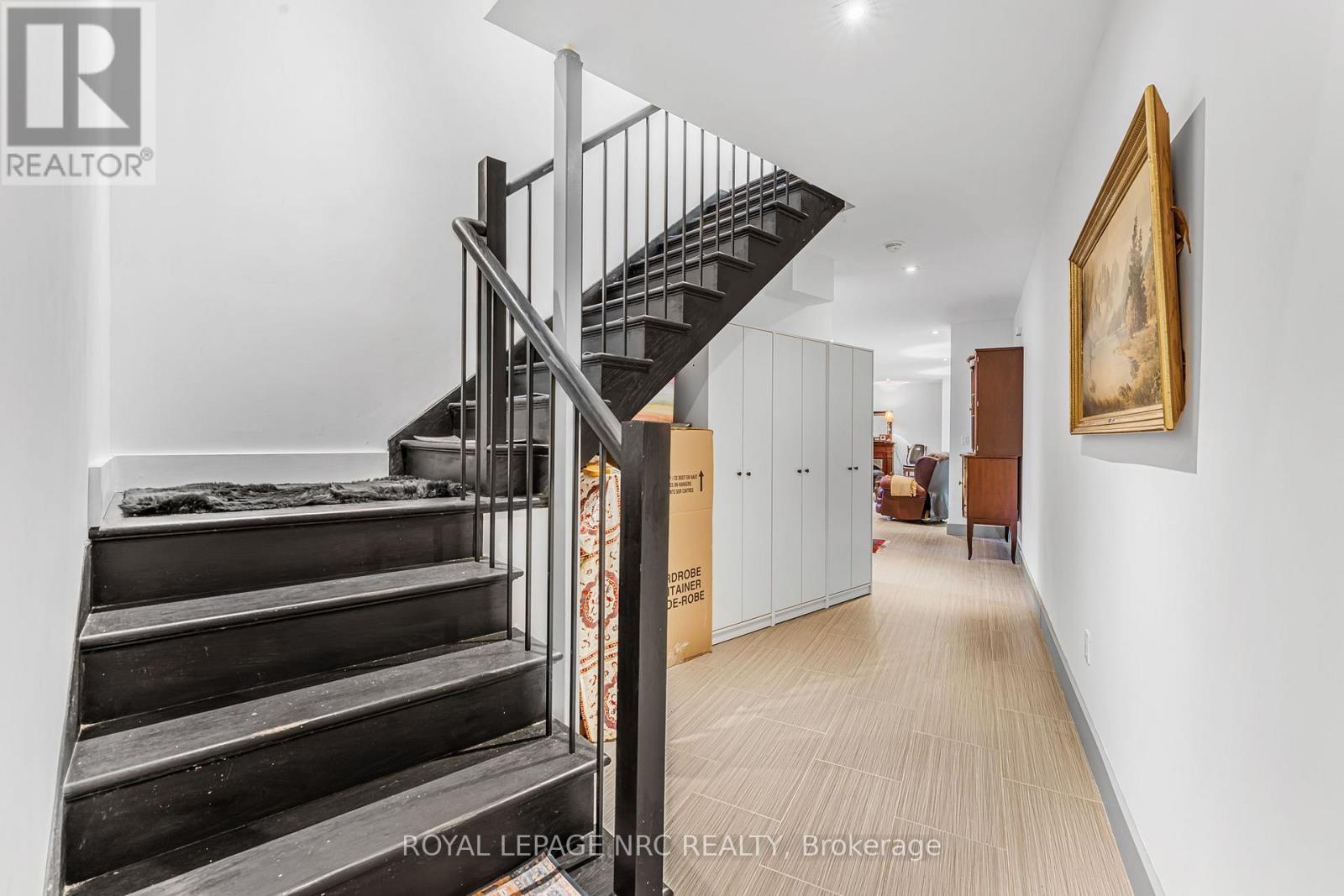 












888 EDGEMERE ROAD

,
Fort Erie (Crescent Park),




Ontario
L2A1A8

