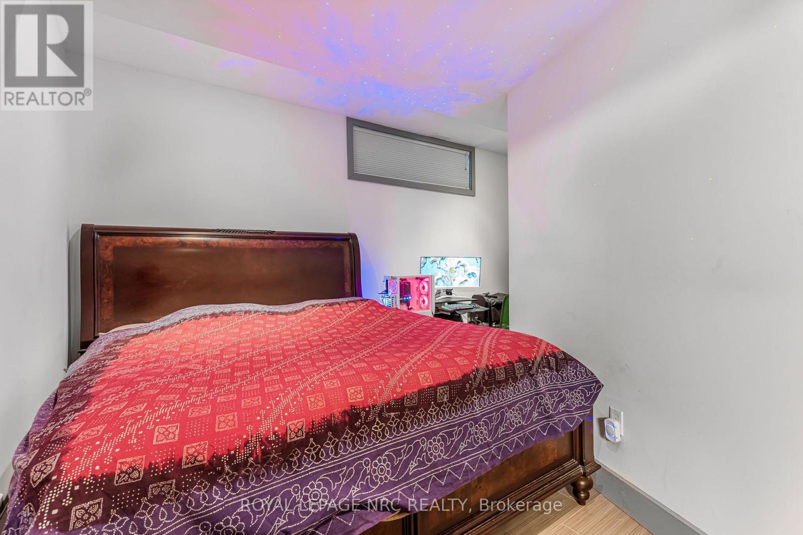 












888 EDGEMERE ROAD

,
Fort Erie (Crescent Park),




Ontario
L2A1A8

