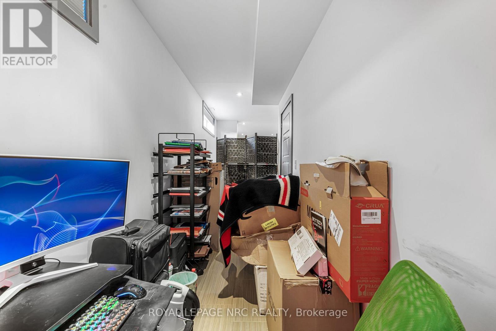 












888 EDGEMERE ROAD

,
Fort Erie (Crescent Park),




Ontario
L2A1A8

