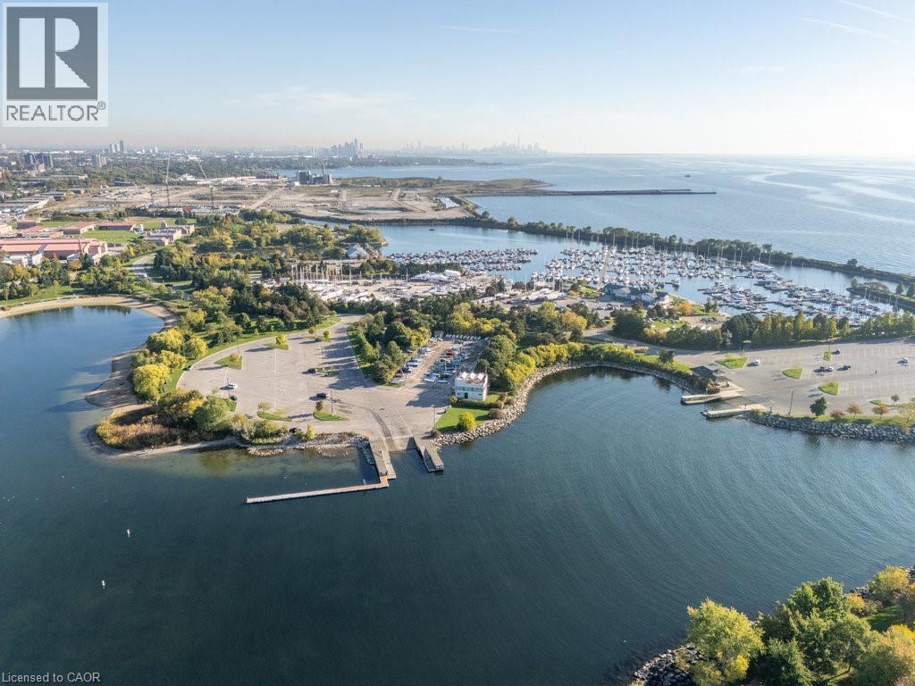 












945 BEECHWOOD Avenue

,
Mississauga,




Ontario
L5G4E3

