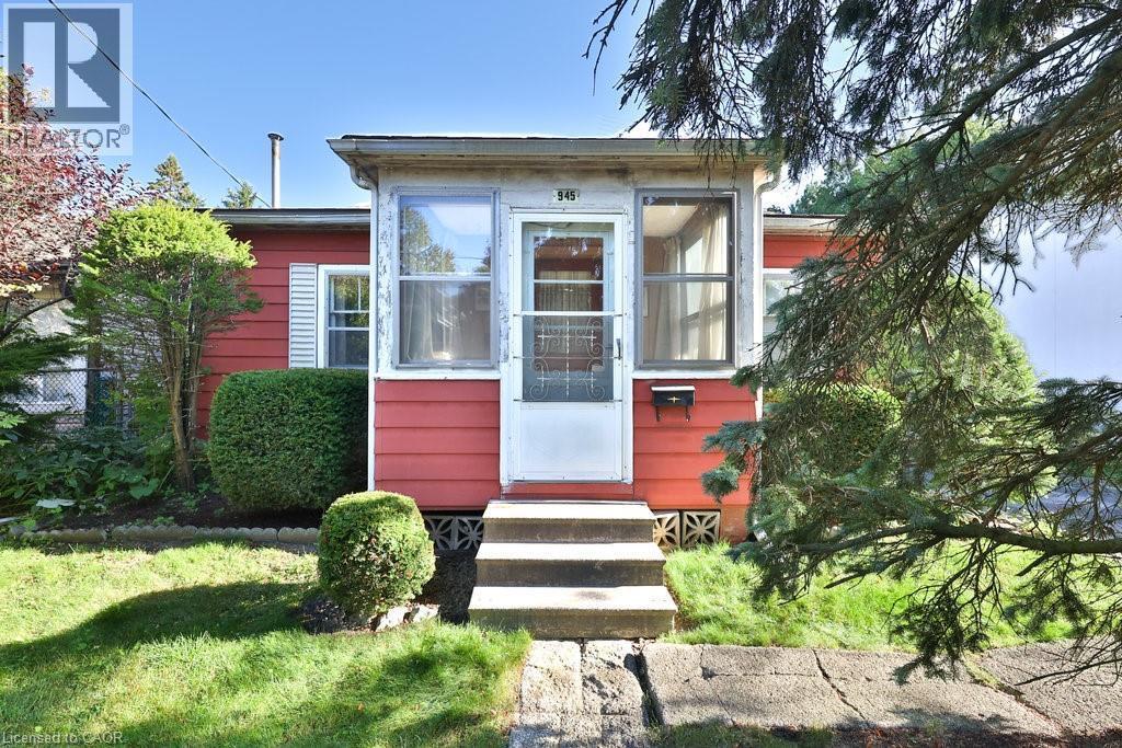 












945 BEECHWOOD Avenue

,
Mississauga,




Ontario
L5G4E3

