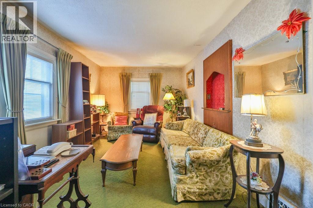 












945 BEECHWOOD Avenue

,
Mississauga,




Ontario
L5G4E3

