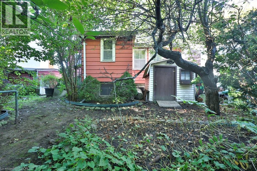 












945 BEECHWOOD Avenue

,
Mississauga,




Ontario
L5G4E3

