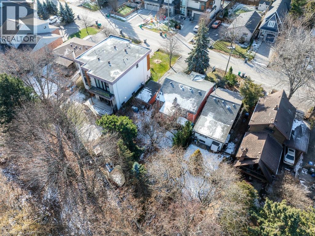 












945 BEECHWOOD Avenue

,
Mississauga,




Ontario
L5G4E3

