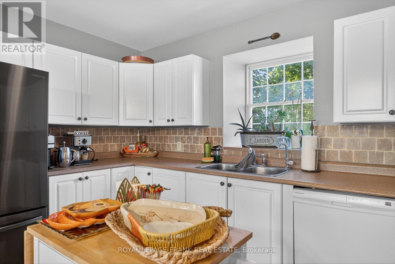 












2648 DUMMER-ASPHODEL ROAD

,
Douro-Dummer,




Ontario
K0L3A0

