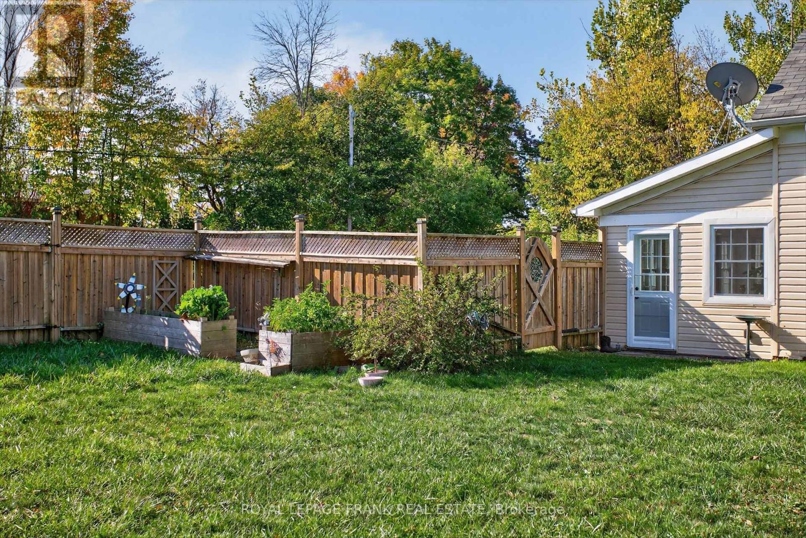 












2648 DUMMER-ASPHODEL ROAD

,
Douro-Dummer,




Ontario
K0L3A0

