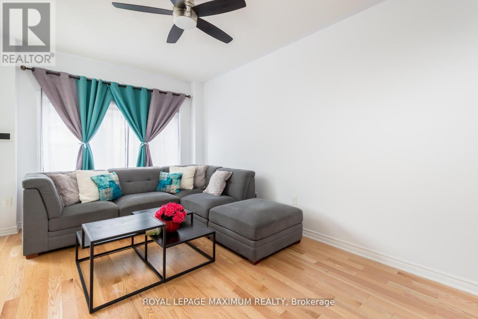 












1518 FARROW CRESCENT

,
Innisfil,




Ontario
L9S0L6

