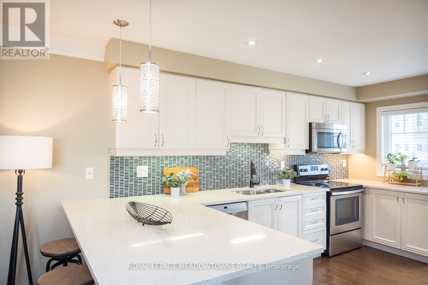 












961 NADALIN HEIGHTS

,
Milton,




Ontario
L9T8R3

