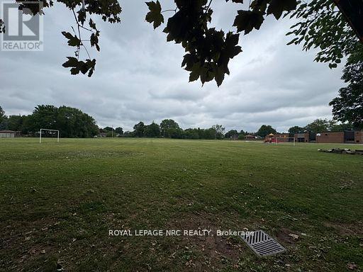 












6437 MARGARET STREET

,
Niagara Falls (Arad/Fallsview),




Ontario
L2G2T6

