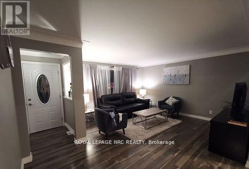 












6437 MARGARET STREET

,
Niagara Falls (Arad/Fallsview),




Ontario
L2G2T6

