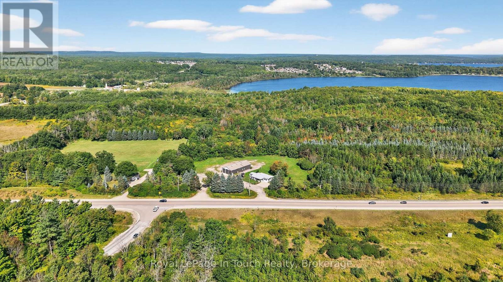 












17077 HIGHWAY 12

,
Midland,




Ontario
L4R4K3

