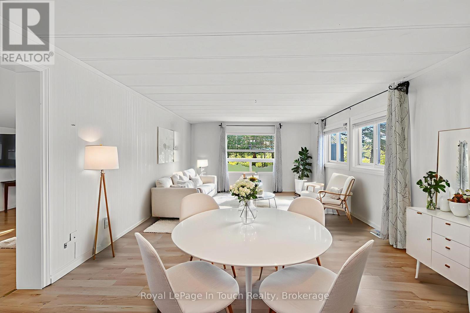 












17077 HIGHWAY 12

,
Midland,




Ontario
L4R4K3

