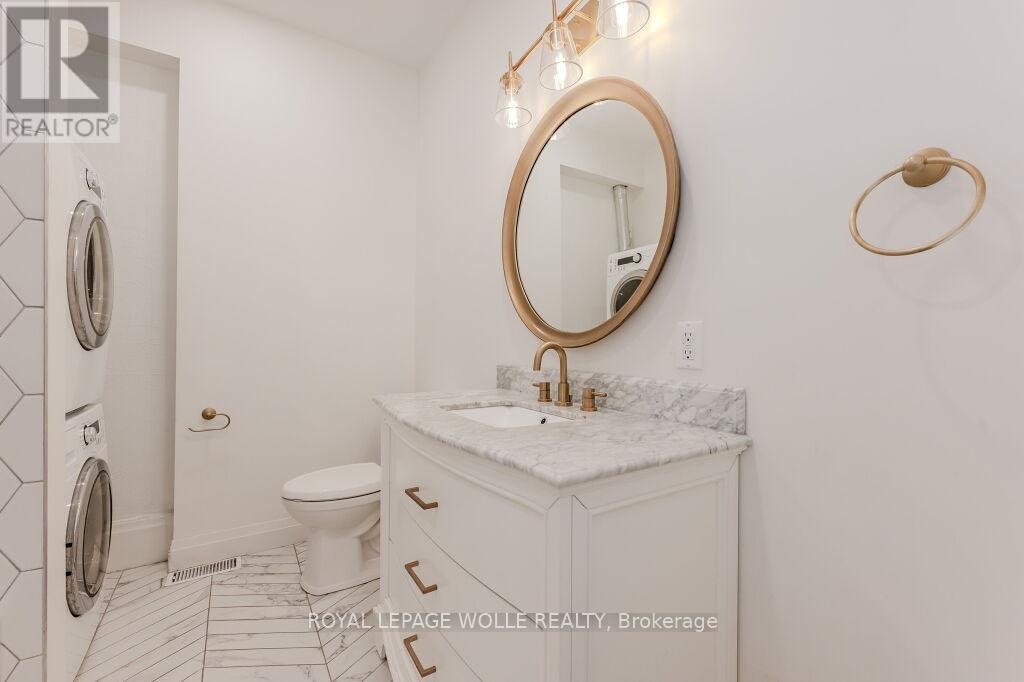 












76 WELLINGTON STREET N

,
Kitchener,




Ontario
N2H5J6

