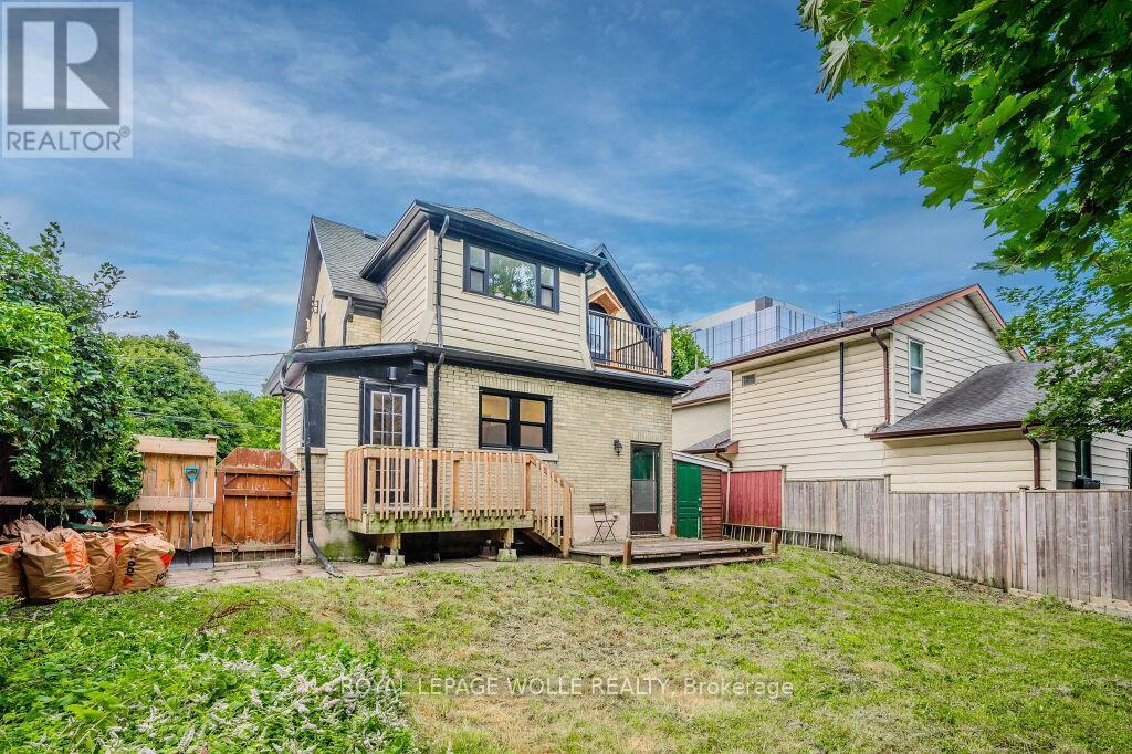 












76 WELLINGTON STREET N

,
Kitchener,




Ontario
N2H5J6

